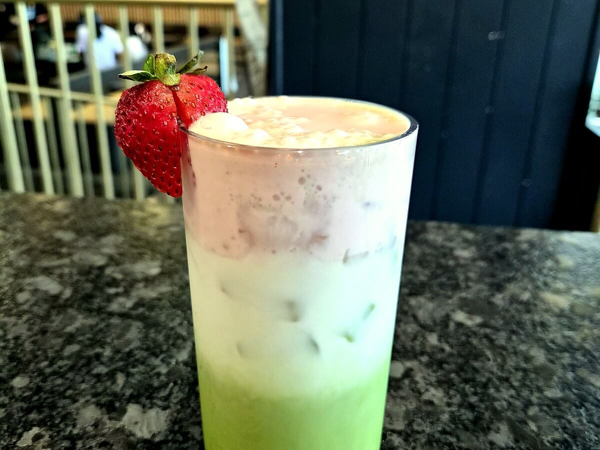 Matcha strawberry drink